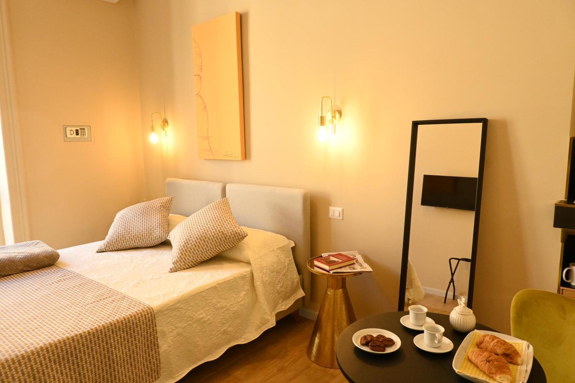 Ta-49 Bed E Breakfast * Napoli