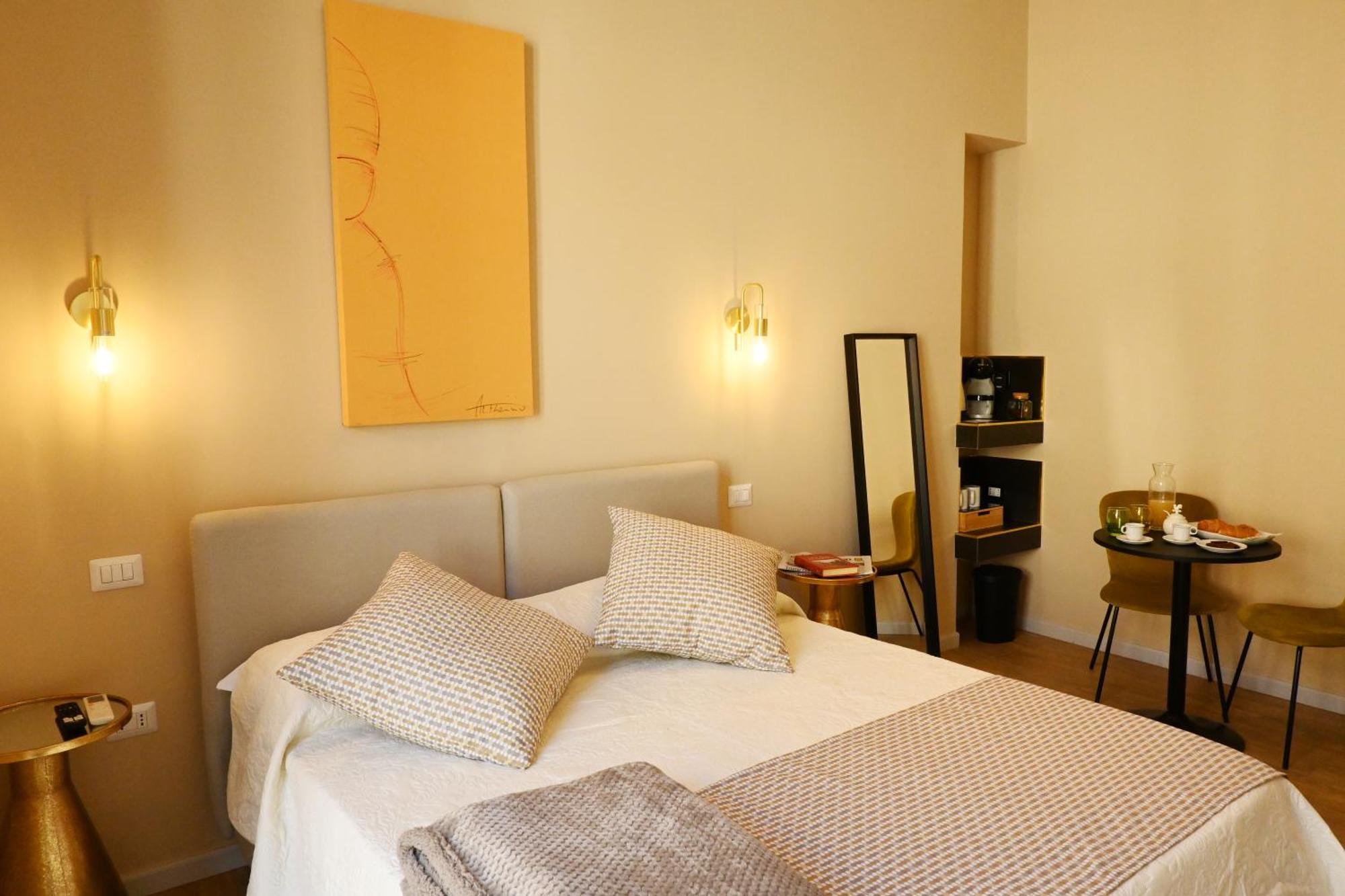 Ta-49 Bed E Breakfast * Napoli